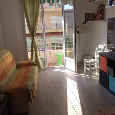 Grand F2 60Mq Centre Antibes, Proche Plages, Commerces, 2 Balcons, Parking, Train, Bus, Deco Vintage, Pet Friendly, Ideal Famille Ou 1-2 Couples Lejlighed Eksteriør billede