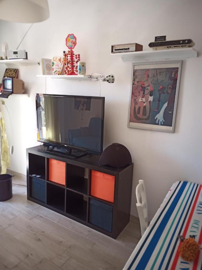 Grand F2 60Mq Centre Antibes, Proche Plages, Commerces, 2 Balcons, Parking, Train, Bus, Deco Vintage, Pet Friendly, Ideal Famille Ou 1-2 Couples Lejlighed Eksteriør billede