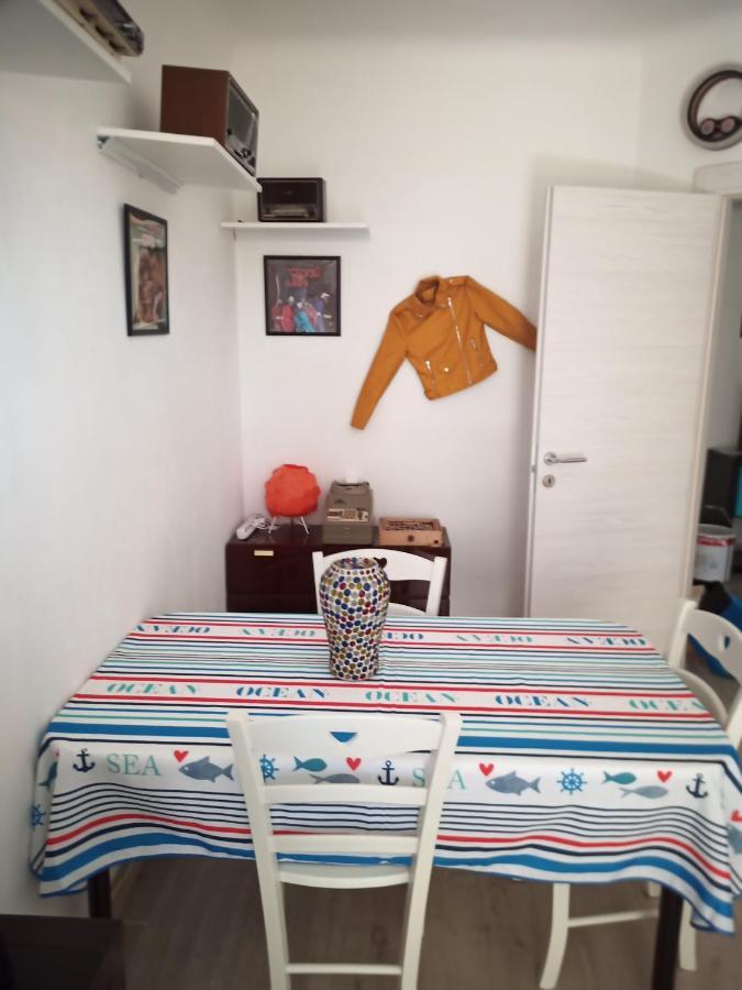 Grand F2 60Mq Centre Antibes, Proche Plages, Commerces, 2 Balcons, Parking, Train, Bus, Deco Vintage, Pet Friendly, Ideal Famille Ou 1-2 Couples Lejlighed Eksteriør billede