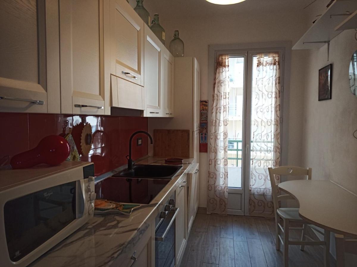 Grand F2 60Mq Centre Antibes, Proche Plages, Commerces, 2 Balcons, Parking, Train, Bus, Deco Vintage, Pet Friendly, Ideal Famille Ou 1-2 Couples Lejlighed Eksteriør billede