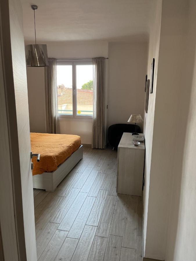 Grand F2 60Mq Centre Antibes, Proche Plages, Commerces, 2 Balcons, Parking, Train, Bus, Deco Vintage, Pet Friendly, Ideal Famille Ou 1-2 Couples Lejlighed Eksteriør billede